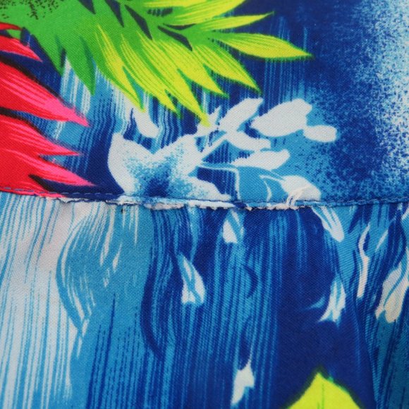 Vintage Hawaiian Shirt - Cloud and Sailboat floral Graphic - Men's XL - Picture 10 of 10